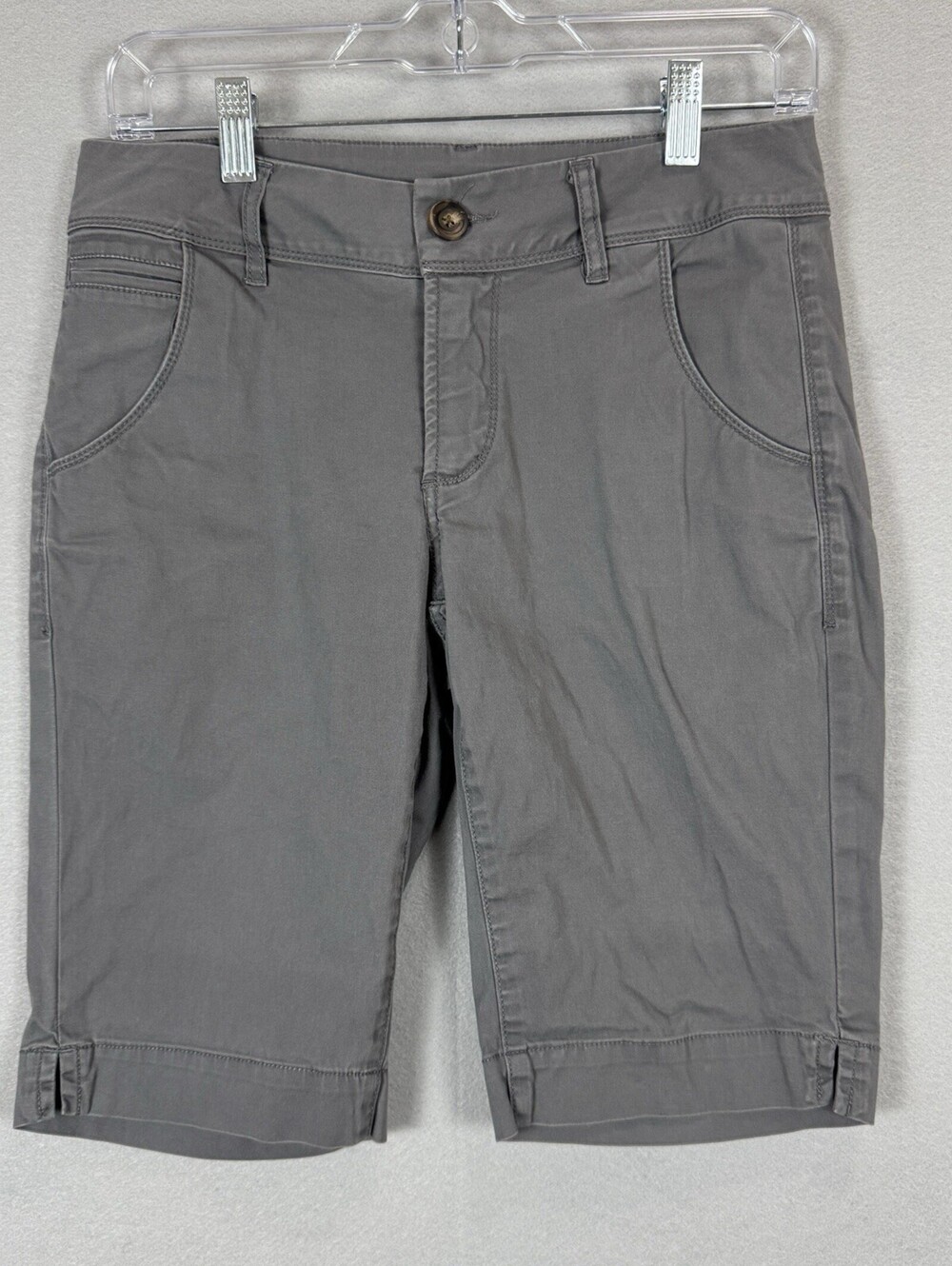 Christopher Blue Women’s Size 4 Gray Bermuda Walking Shorts Stretch Cotton